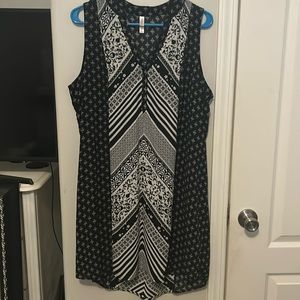 Xhilaration Pattern Black Dress